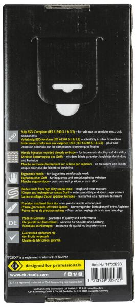 Das Bild zeigt die Rückseite einer Produktverpackung. Darauf sind mehrere Textabschnitte in verschiedenen Sprachen, viele technische Hinweise und Sicherheitshinweise sind sichtbar.