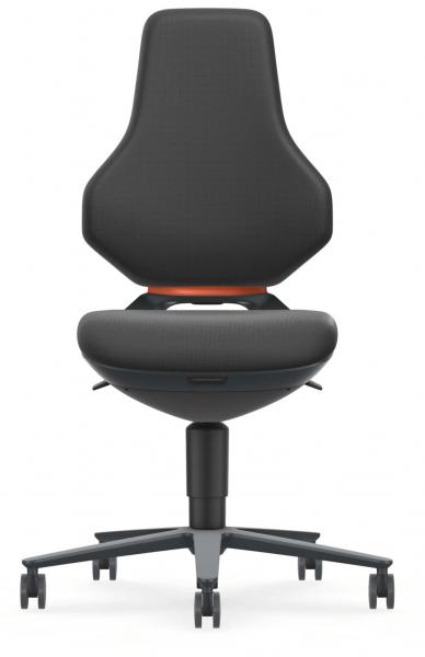The office chair has a high, curved backrest and a wide, padded seat. Both elements are covered in dark fabric. The chair has five casters and a central support.