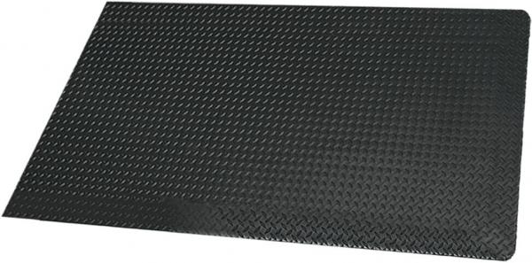 Das Bild zeigt eine rechteckige, schwarze Matte mit einer strukturierten, gehobelten Oberfläche, die wie ein Zickzack-Muster aussieht. Sie könnte rutschfest sein.