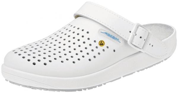 Das Bild zeigt einen weißen Clog mit breitem Riemen und vielen kleinen Löchern. Die Sohle ist leicht und rutschfest, ideal für Komfort und Atmungsaktivität.