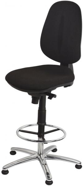 Der Stuhl hat eine schwarze, gepolsterte Sitzfläche und Rückenlehne. Er steht auf einem verchromten Fuß mit Rollen und hat eine Gleitmechanik zur Höhenverstellung.