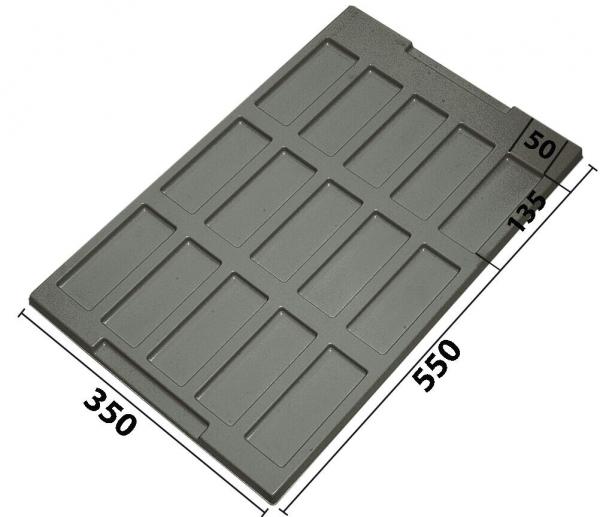 The image displays a gray plastic plate with rectangular indentations. It measures 550 mm in length and 350 mm in width, with an additional elevation of 50 mm and a depression of 135 mm.