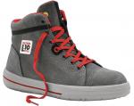 Preview: Der Schuh ist ein grauer High-Top-Sneaker mit roten Schnürsenkeln. Er hat eine robuste, flache Sohle und eine auffällige, sportliche Optik. Ein Logo ist auf der Außenseite sichtbar.