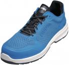 Preview: Der Schuh ist sportlich und hat ein partly blaues Obermaterial mit Netzstruktur. Die Schnürsenkel sind schwarz. Die Sohle ist dick und bietet Stabilität. Ideal für Aktivitäten bei warmem Wetter.