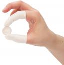 Preview: Eine Hand mit weißen Handschuhen hält eine kleine, runde Scheibe zwischen Daumen und Zeigefinger. Die Hand ist nach vorne gerichtet.