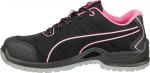 Preview: Der Schuh ist schwarz mit pinken Akzenten. Er hat eine sportliche Form, atmungsaktives Material und eine graue, rutschfeste Sohle. Die Schnürsenkel sind ebenfalls schwarz.