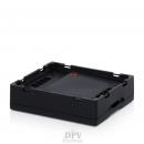 Preview: Das Bild zeigt eine schwarze, quadratische Elektronikbox mit leicht erhöhten Kanten. Die Oberfläche ist schlicht und matt, mit Aussparungen an den Seiten. Der Hintergrund ist weiß.