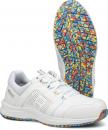 Preview: Das Bild zeigt einen weißen Sportschuh mit einem atmungsaktiven Obermaterial. Die Sohle hat ein buntes, geometrisches Muster in Blau, Rot und Gelb, das für guten Halt sorgt.